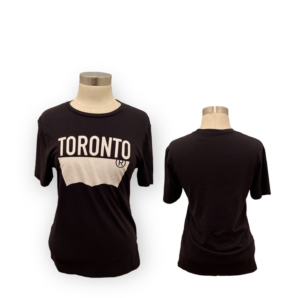Levi’s Toronto tshirt